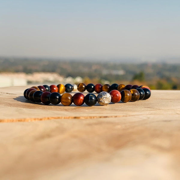 Tatu Wristband in Tiger's Eyed with Engraved Silver Bead